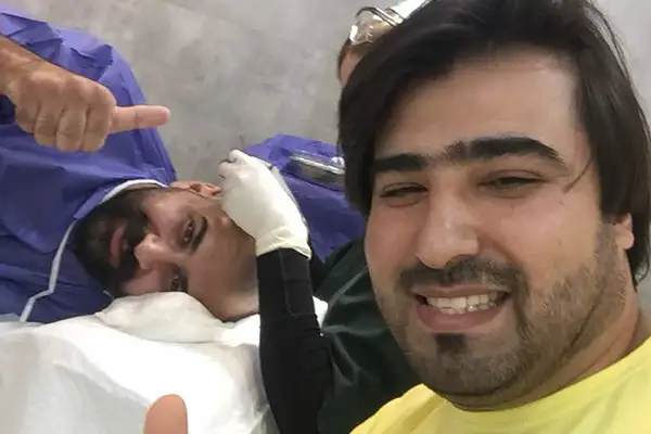 خدمات الفردوس 22 مريضنا من العراق أثناء عملية زراعة الشعر في إيران